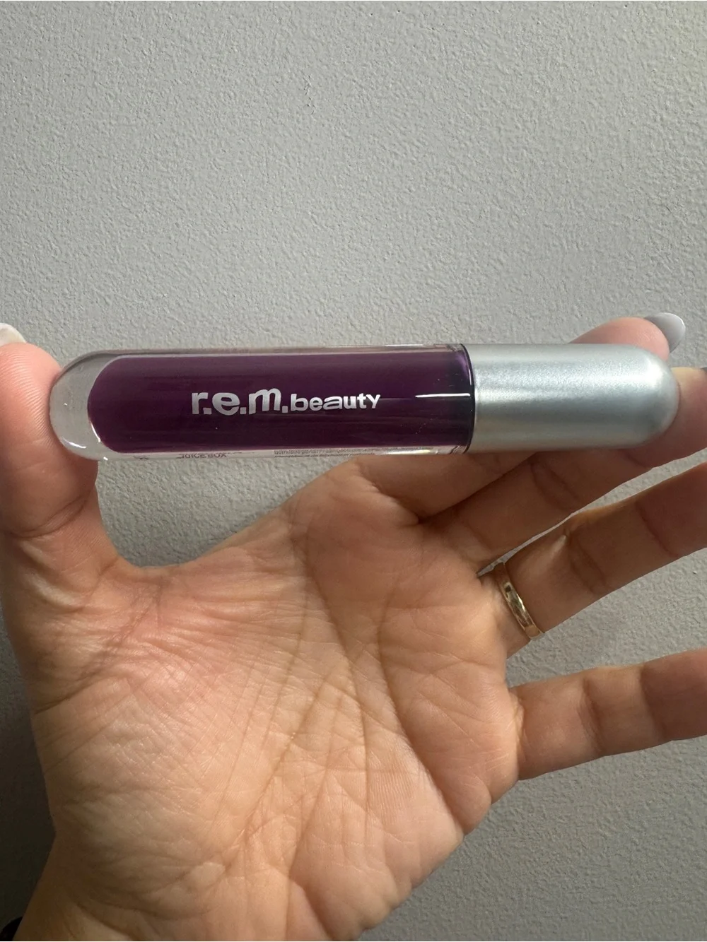 NEW r.e.m. beauty Essential Drip Glossy Balm | Juice Box | Deep Punchy Berry